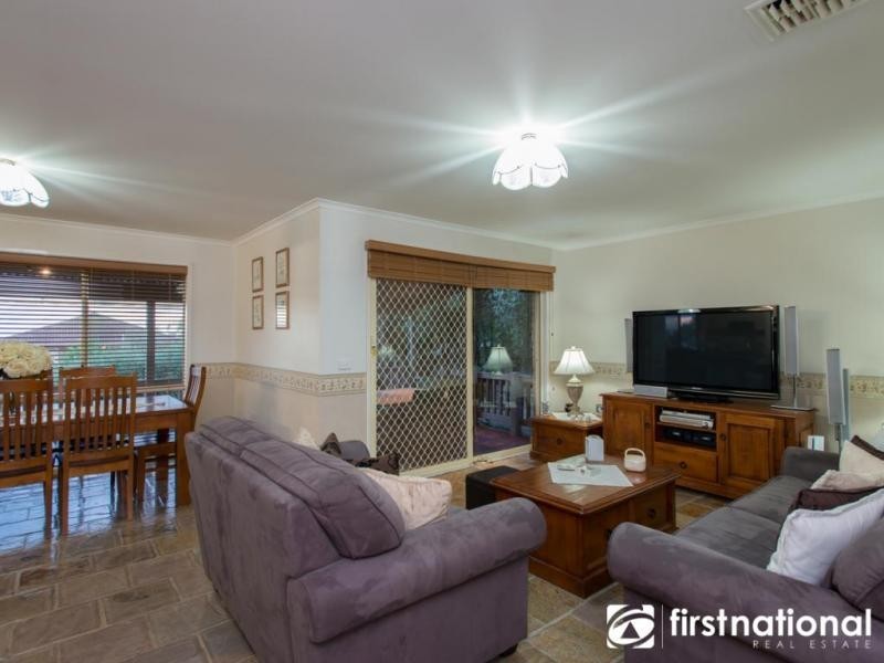 2 Dirkala Retreat, Berwick VIC 3806