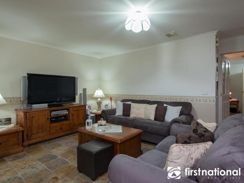 2 Dirkala Retreat, Berwick VIC 3806