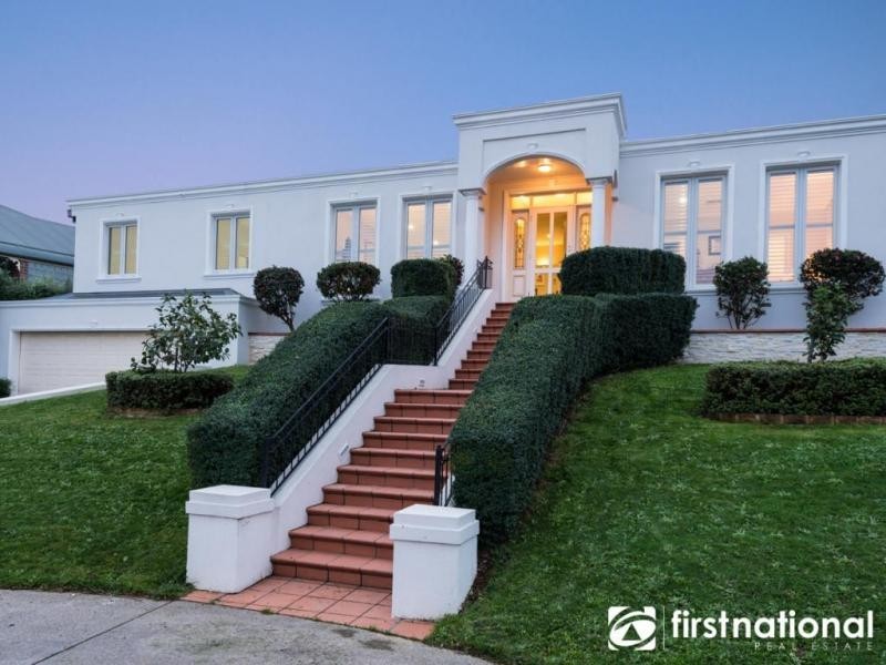 9 Emerson Court, Berwick VIC 3806