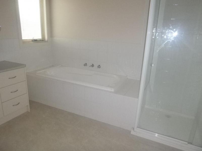 10/101-103 Golf Links Road, Berwick VIC 3806