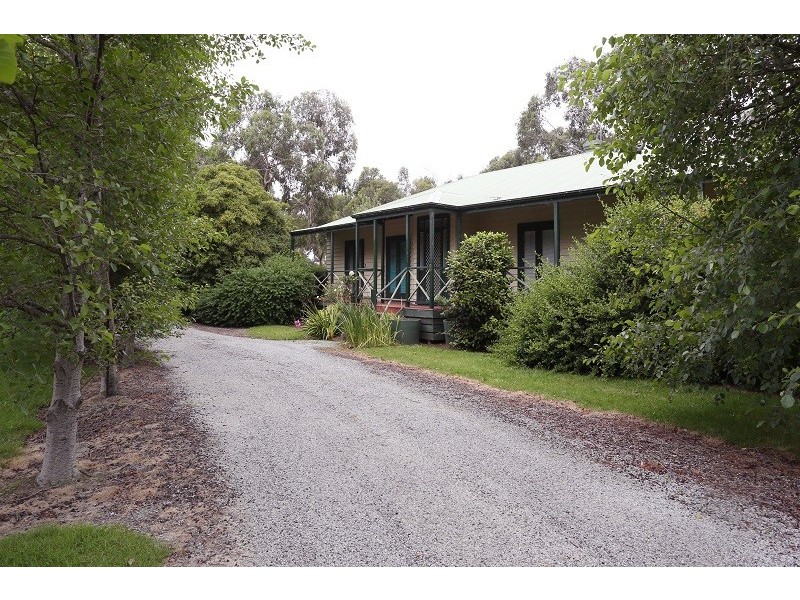 2-16 Gumleaf Lane, Officer VIC 3809