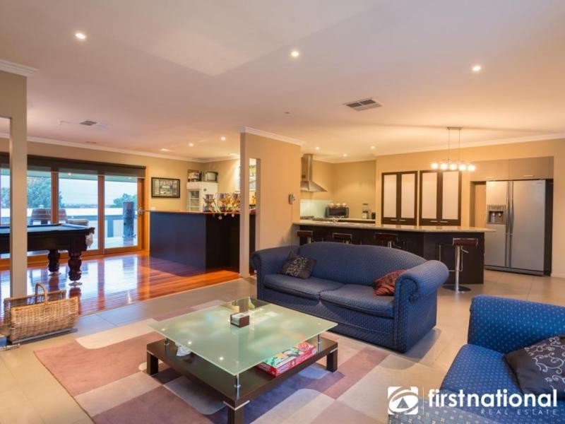 70-72 Marisa Crescent, Berwick VIC 3806