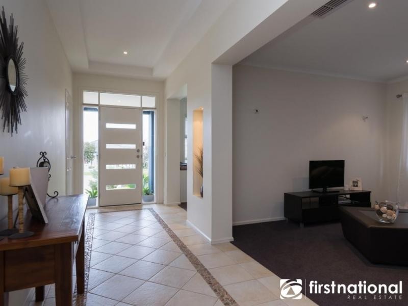 24 Viewgrand Drive, Berwick VIC 3806