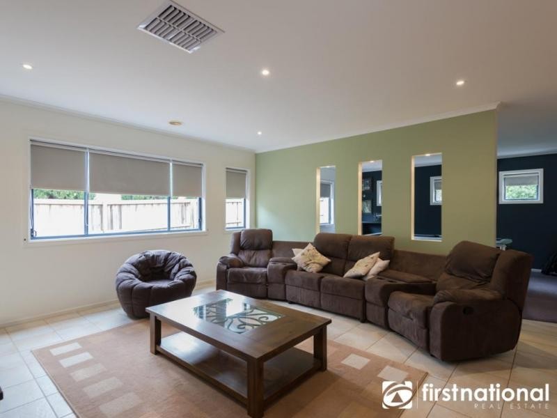 24 Viewgrand Drive, Berwick VIC 3806