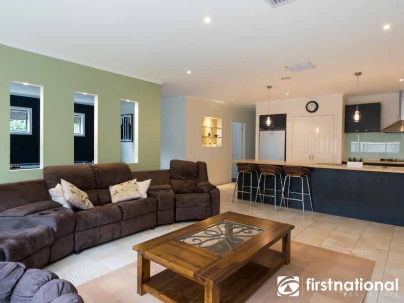 24 Viewgrand Drive, Berwick VIC 3806