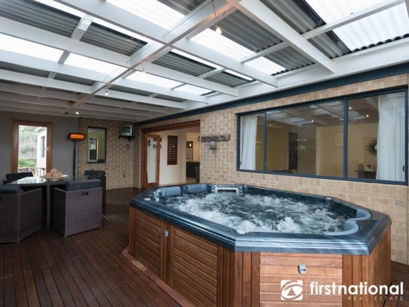 24 Viewgrand Drive, Berwick VIC 3806