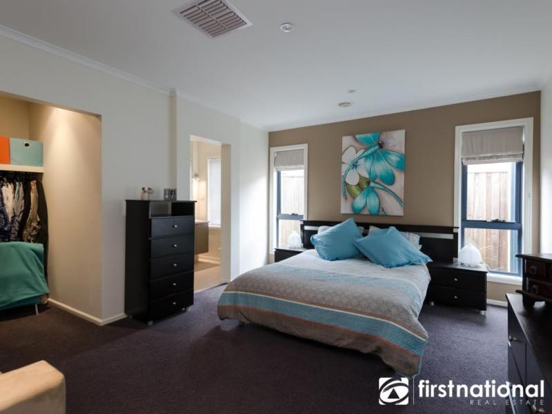 24 Viewgrand Drive, Berwick VIC 3806