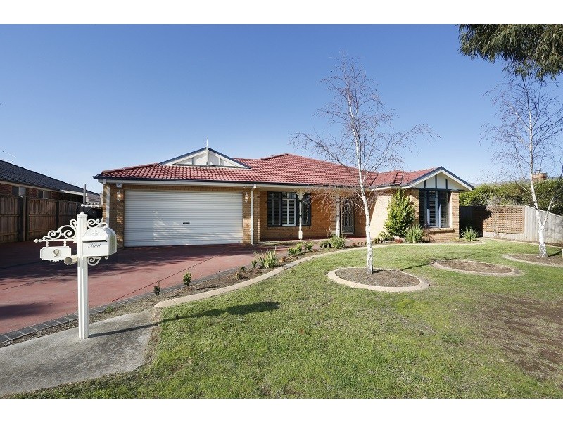9 Tasman Way, Pakenham VIC 3810