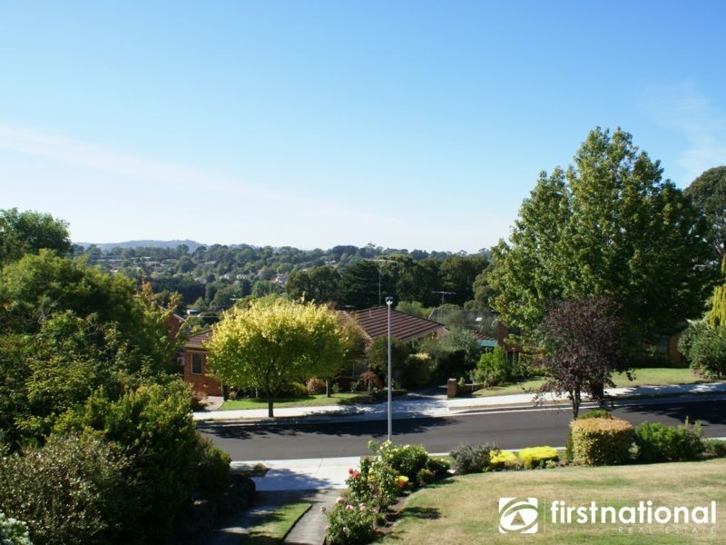 26 Outlook Drive, Berwick VIC 3806