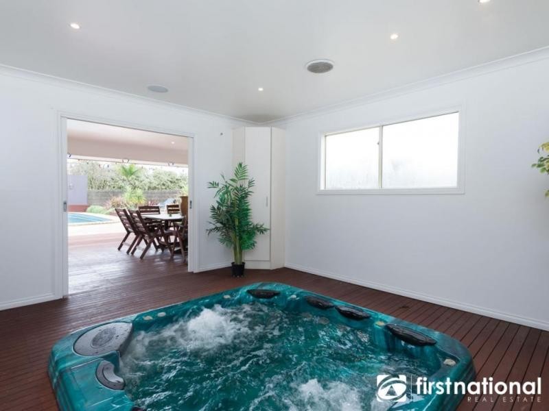38-40 Cloverfield Close, Berwick VIC 3806