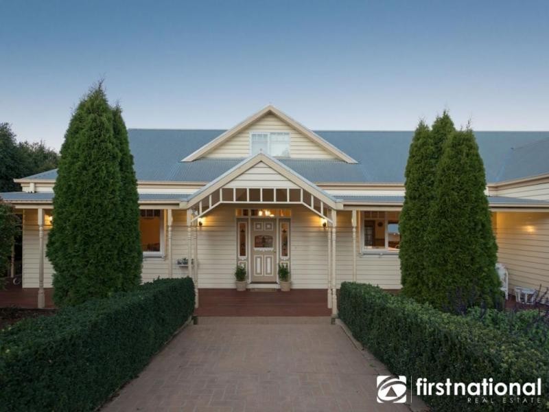 38-40 Cloverfield Close, Berwick VIC 3806