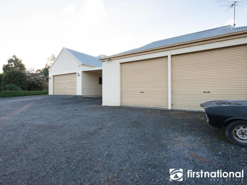 38-40 Cloverfield Close, Berwick VIC 3806