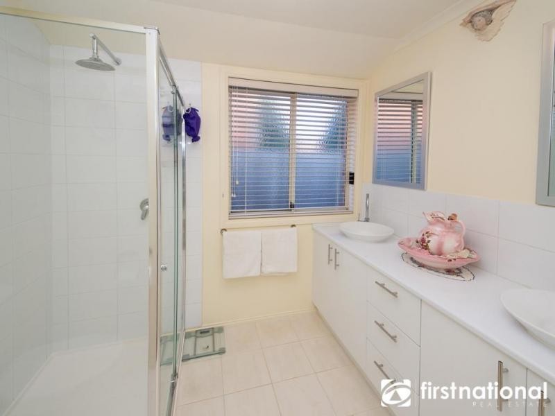 5 Shamrock Close, Narre Warren South VIC 3805