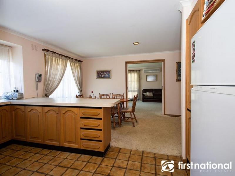 6 Ravensthorpe Crescent, Narre Warren VIC 3805