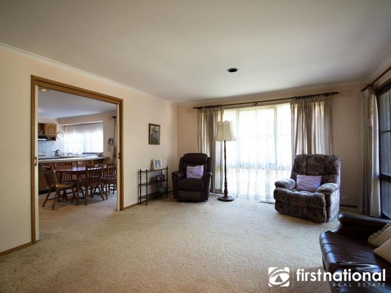 6 Ravensthorpe Crescent, Narre Warren VIC 3805