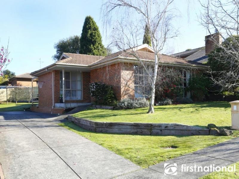 6 Michael Court, Berwick VIC 3806