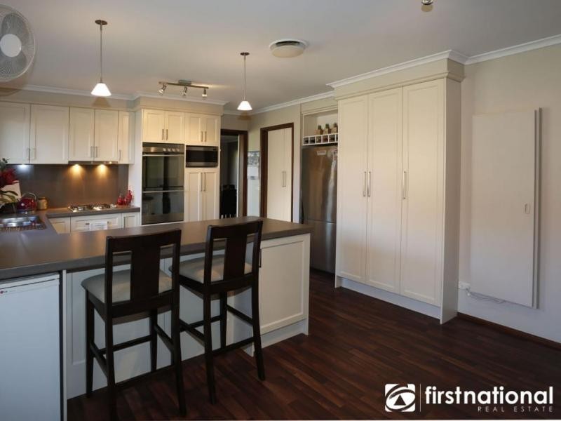 6 Michael Court, Berwick VIC 3806