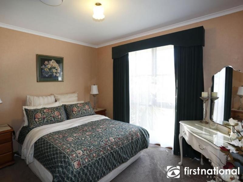 6 Michael Court, Berwick VIC 3806