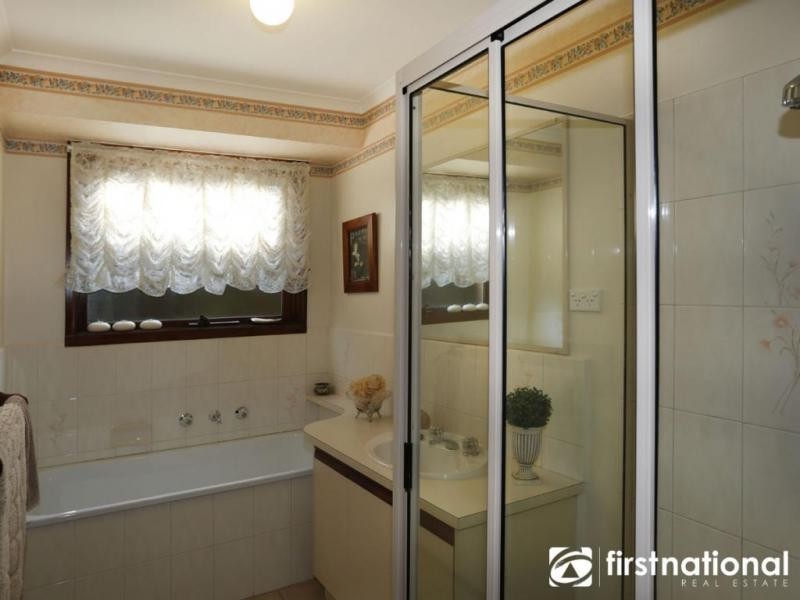 6 Michael Court, Berwick VIC 3806