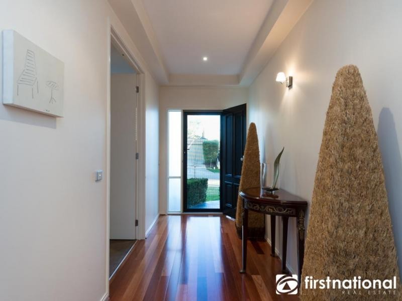 28 Clocktower Court, Berwick VIC 3806