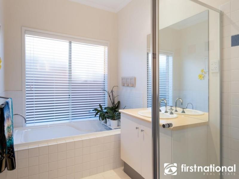 28 Clocktower Court, Berwick VIC 3806