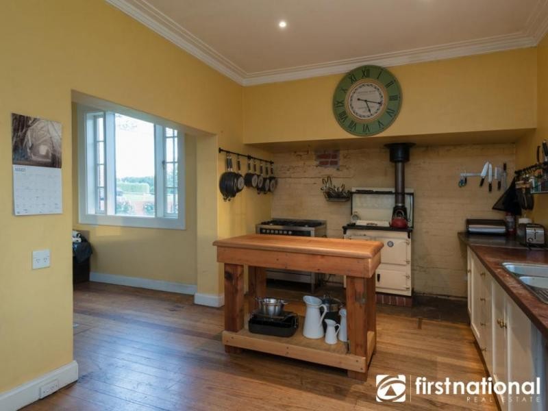 16 Meeking Drive, Pakenham VIC 3810