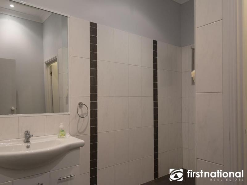 2 Blackstone Lane, Narre Warren East VIC 3804