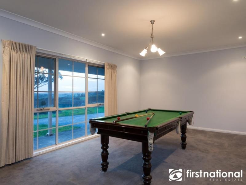 2 Blackstone Lane, Narre Warren East VIC 3804