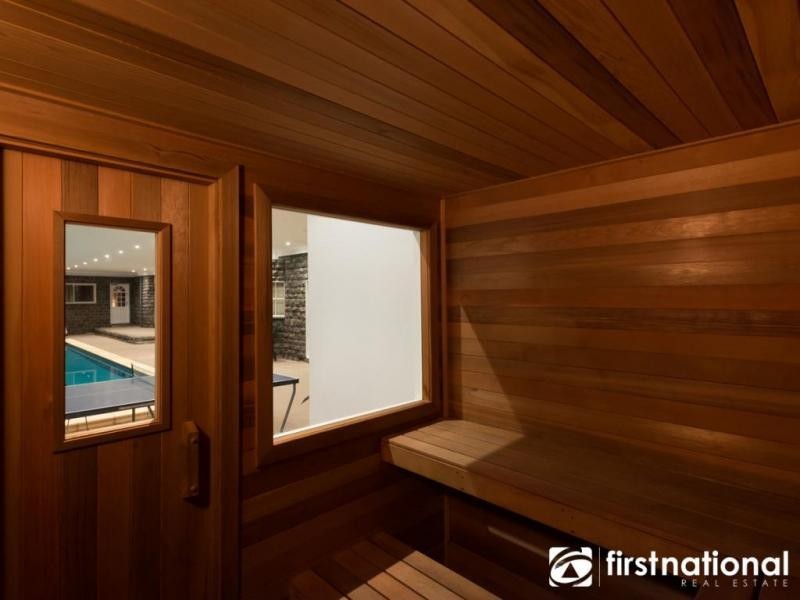 2 Blackstone Lane, Narre Warren East VIC 3804