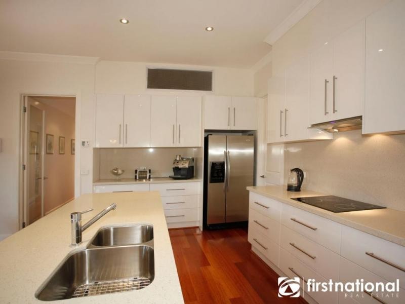 14 Canberra Avenue, Berwick VIC 3806