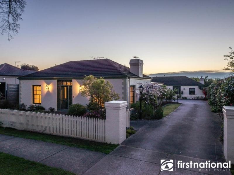 1/70 Gloucester Avenue, Berwick VIC 3806