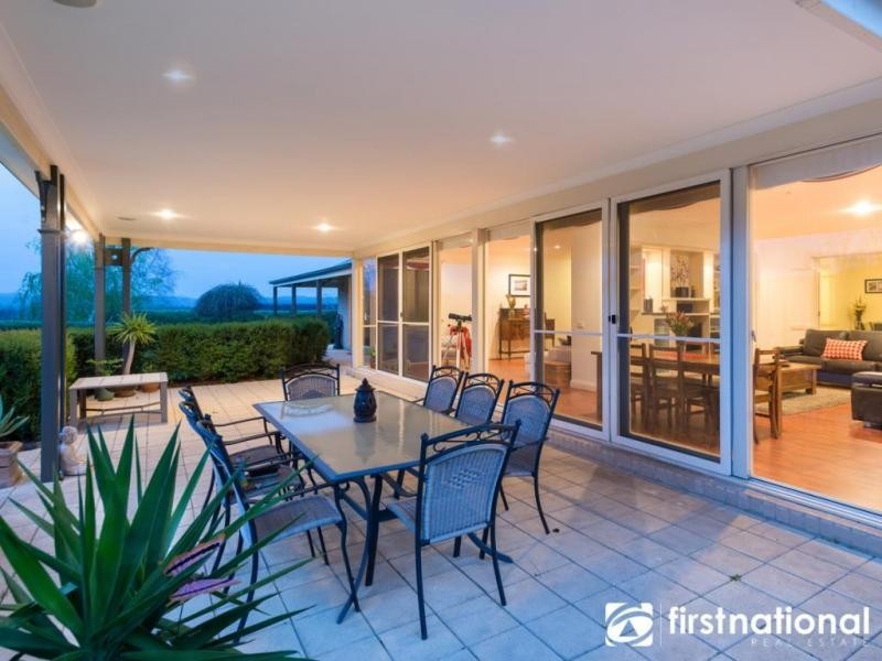 14-16 Cloverfield Close, Berwick VIC 3806