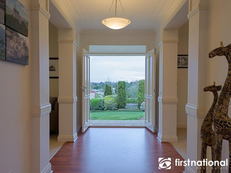 14-16 Cloverfield Close, Berwick VIC 3806