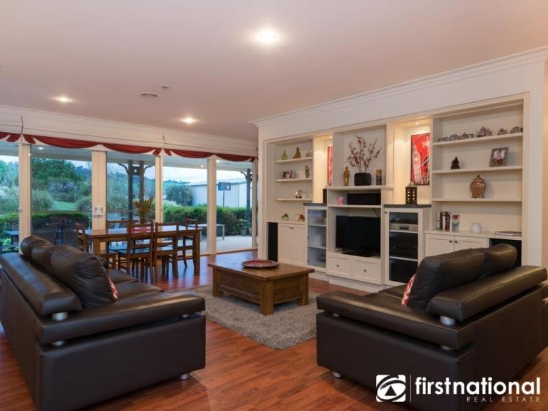 14-16 Cloverfield Close, Berwick VIC 3806