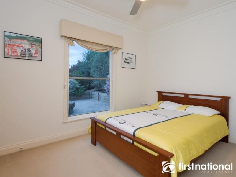 14-16 Cloverfield Close, Berwick VIC 3806