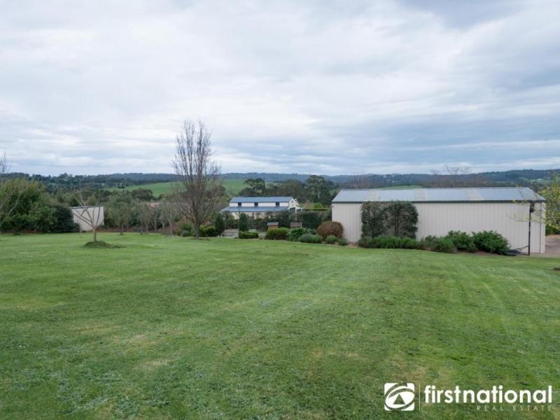 14-16 Cloverfield Close, Berwick VIC 3806