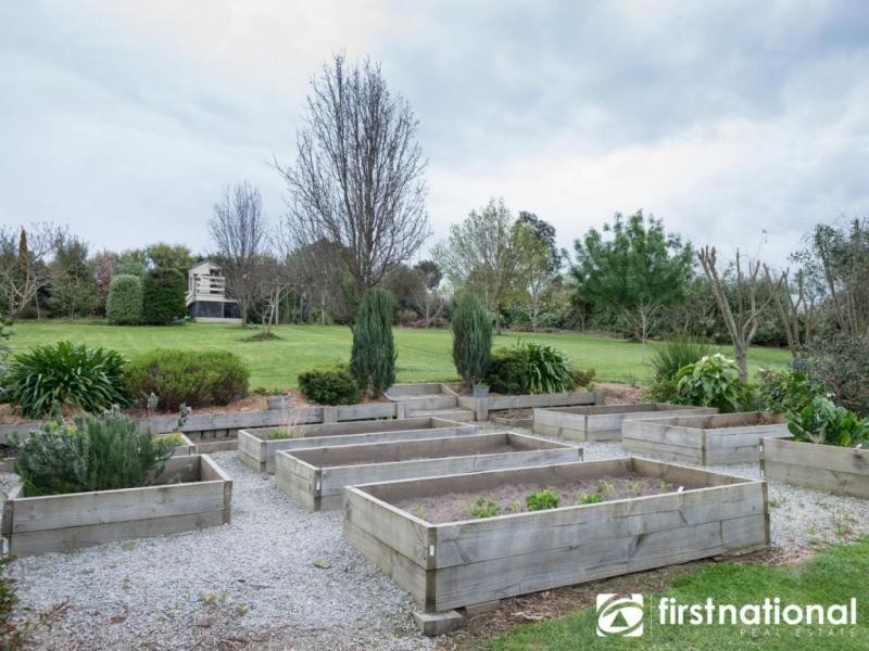 14-16 Cloverfield Close, Berwick VIC 3806