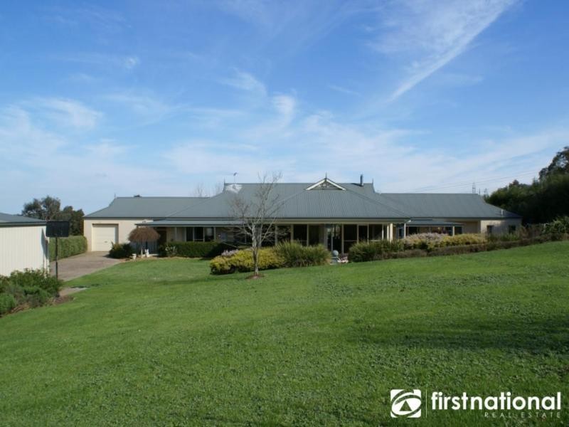 14-16 Cloverfield Close, Berwick VIC 3806