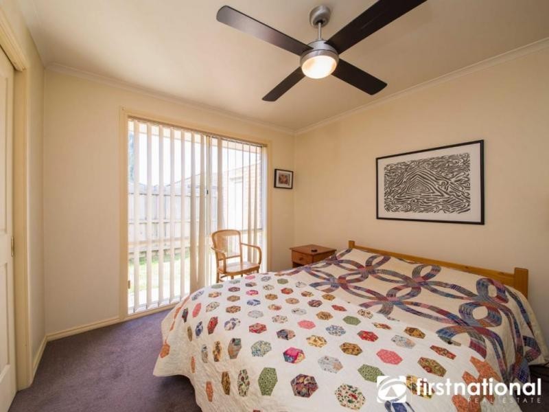 2/63 Cheviot Avenue, Berwick VIC 3806