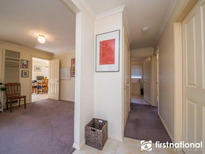 2/63 Cheviot Avenue, Berwick VIC 3806