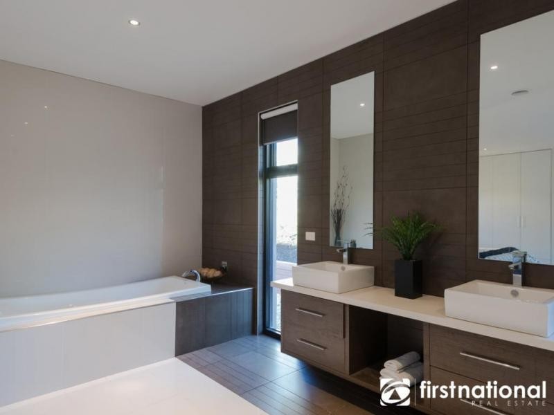 33-35 Timberside Drive, Beaconsfield VIC 3807