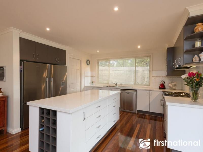 4 Cowper Rise, Berwick VIC 3806