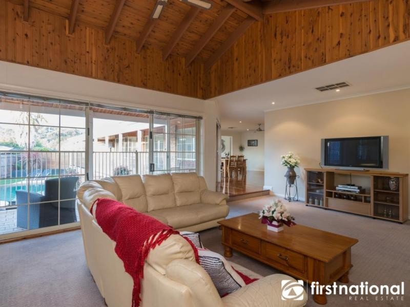 4 Cowper Rise, Berwick VIC 3806