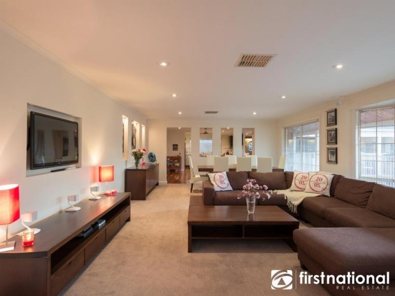 4 Cowper Rise, Berwick VIC 3806