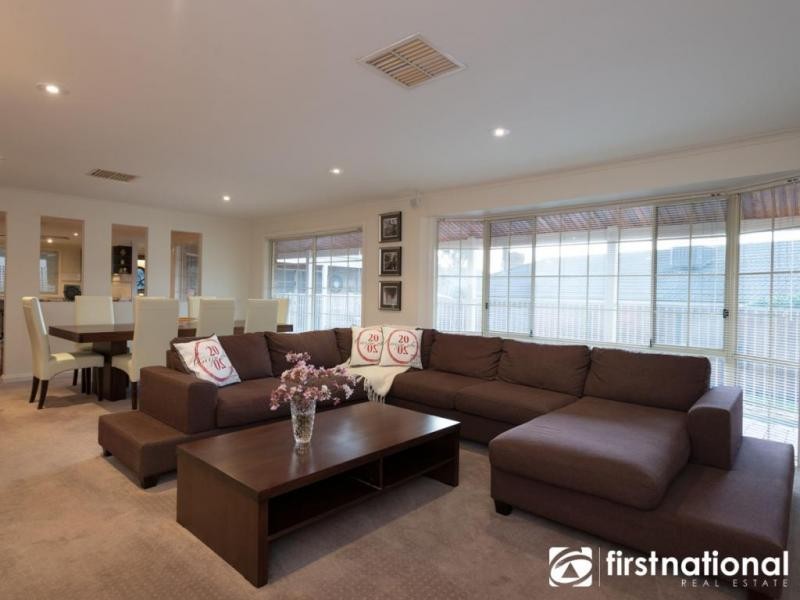 4 Cowper Rise, Berwick VIC 3806