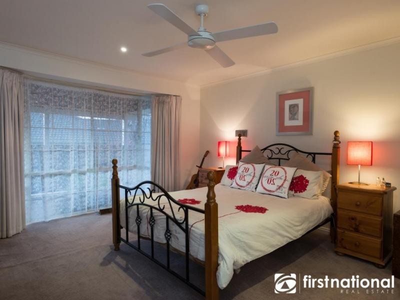 4 Cowper Rise, Berwick VIC 3806