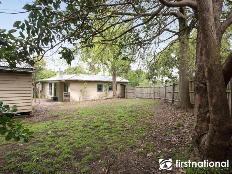 42 Harkaway Rd, Berwick VIC 3806
