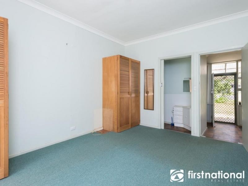 42 Harkaway Rd, Berwick VIC 3806
