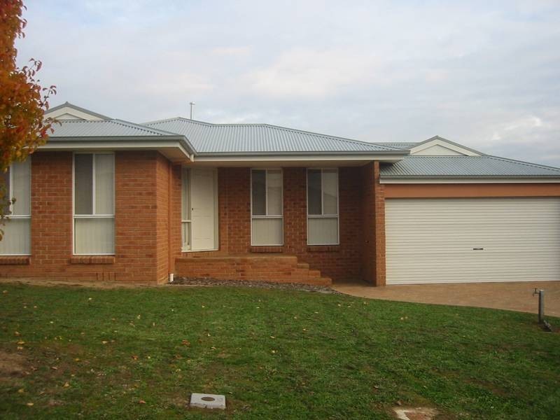 25 Turella Close, Berwick VIC 3806