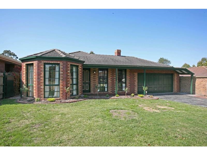 15 Escott Grove, Berwick VIC 3806